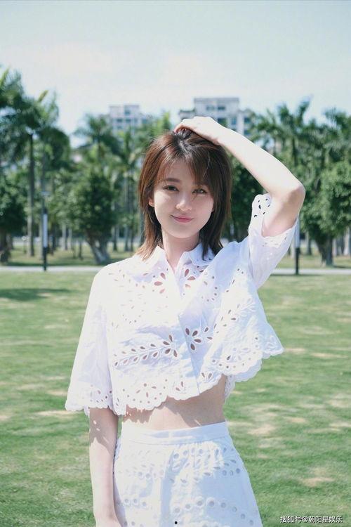 娱乐吃瓜姚安娜屏保,娱乐吃瓜界的时尚新宠